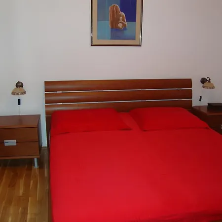 Longo Apartman *