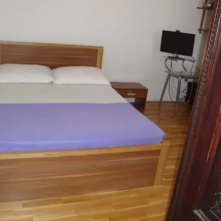 Longo Apartment